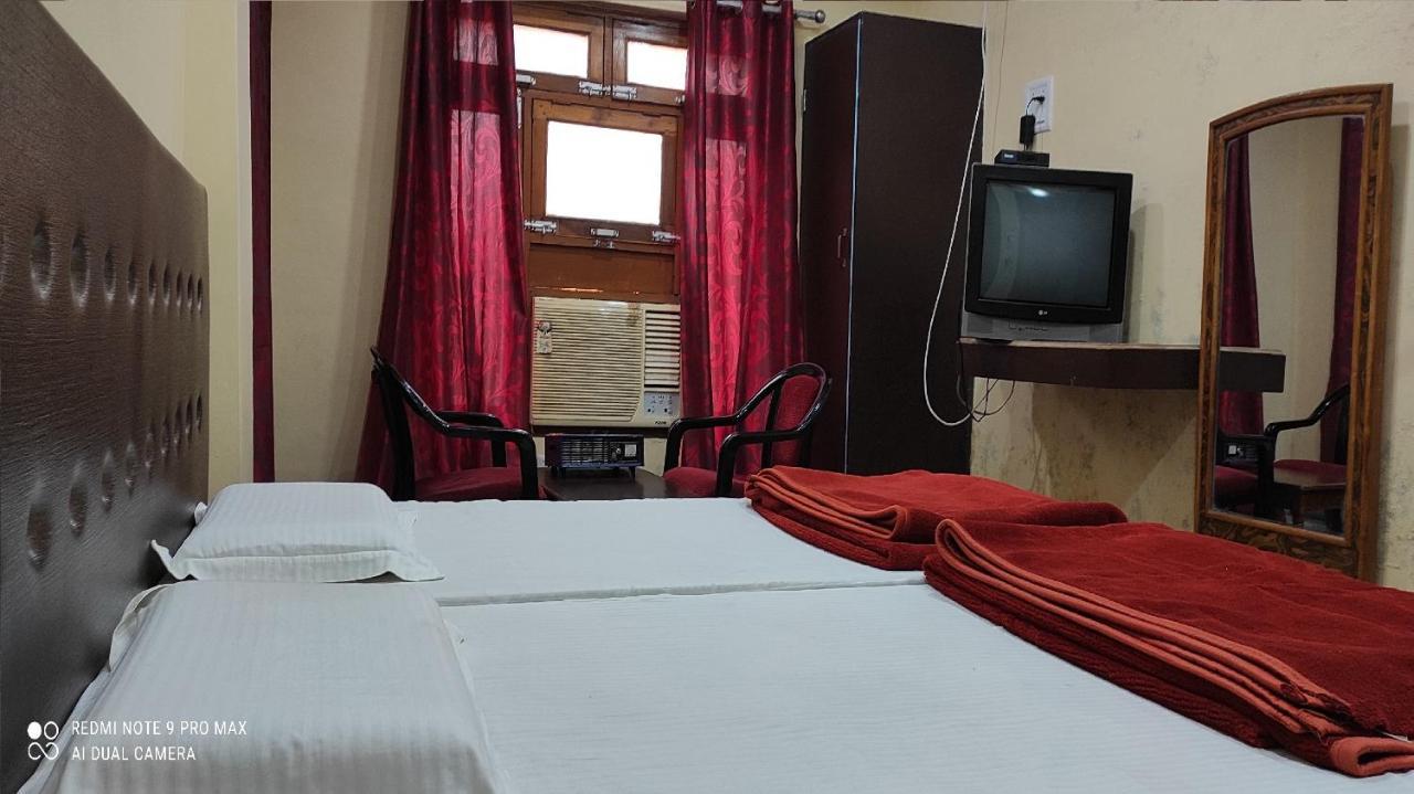 Hotel Avadh Balrāmpur Kültér fotó