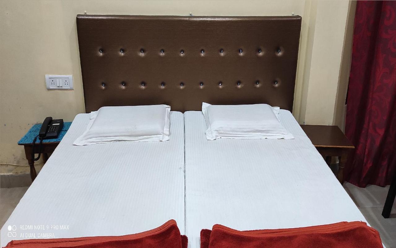 Hotel Avadh Balrāmpur Kültér fotó