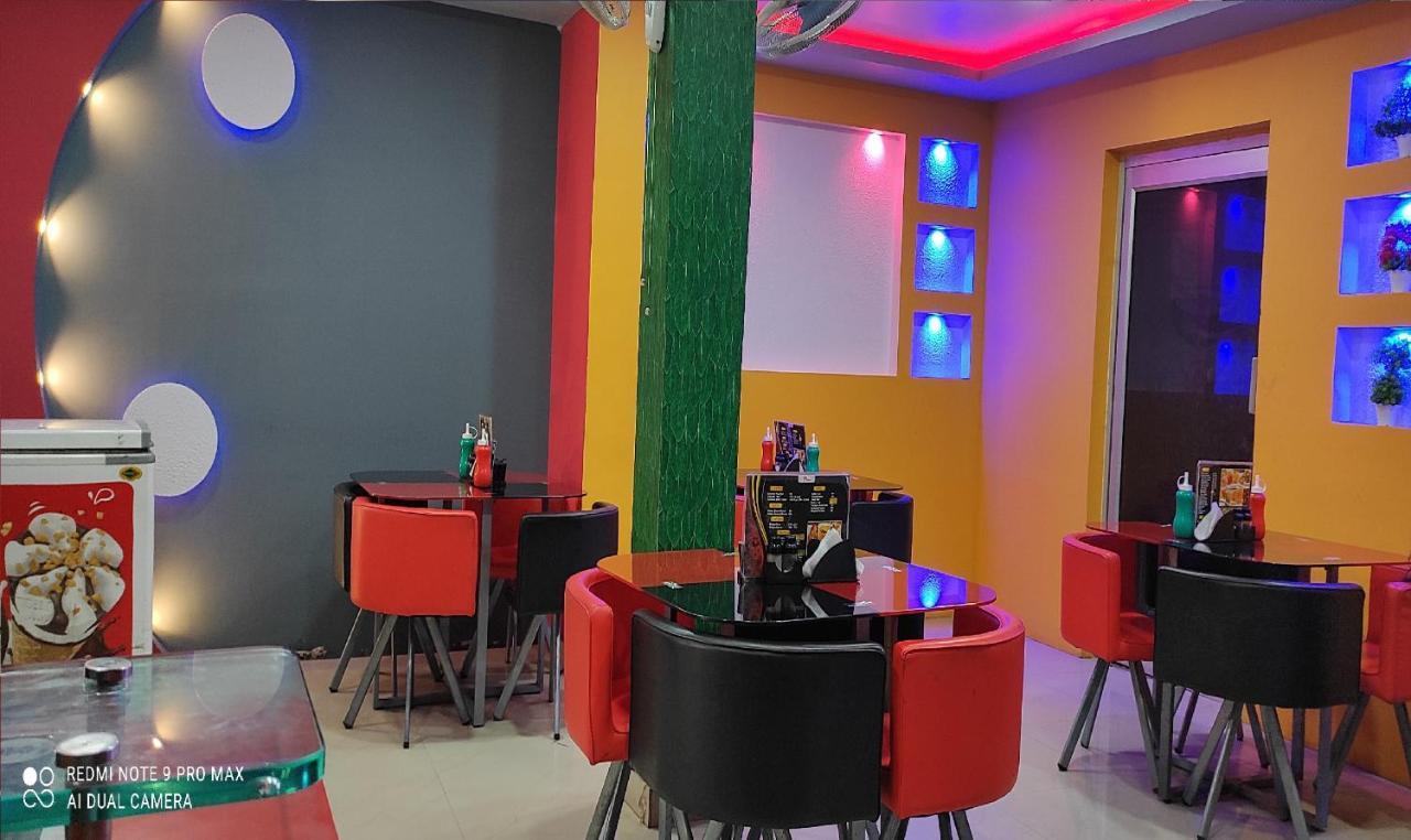 Hotel Avadh Balrāmpur Kültér fotó